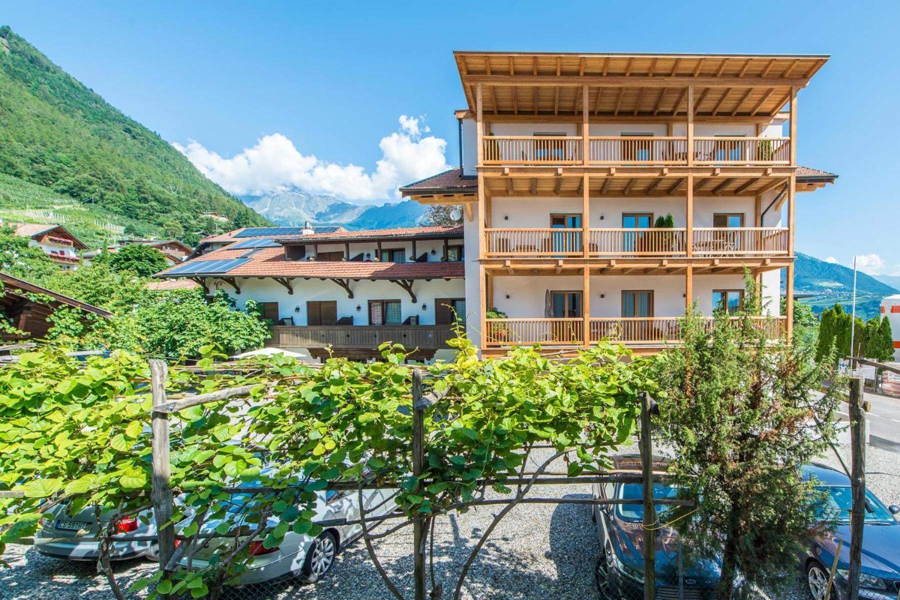 Eco Bnb & Apartments Bruendlerhof Marlengo Exterior photo